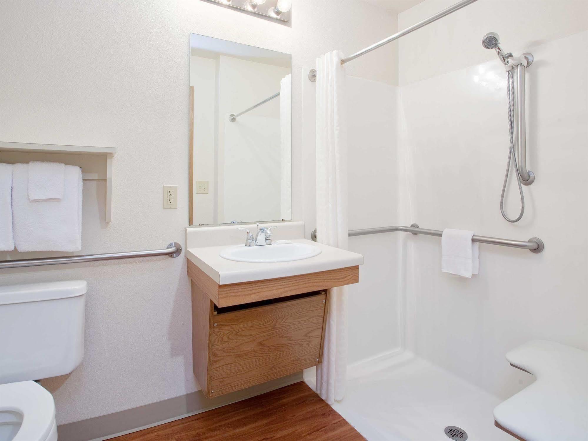 Woodspring Suites Bakersfield East Bagian luar foto